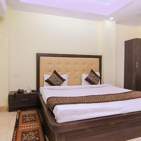 Oyo Flagship Hotel Cz Near Phoenix United Lucknow Exterior photo