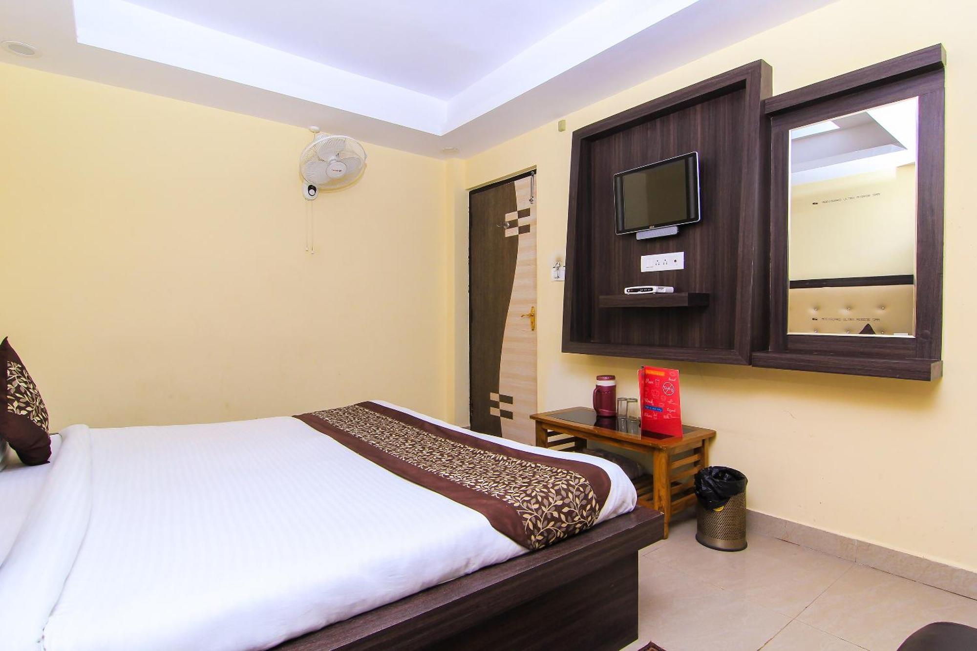 Oyo Flagship Hotel Cz Near Phoenix United Lucknow Exterior photo